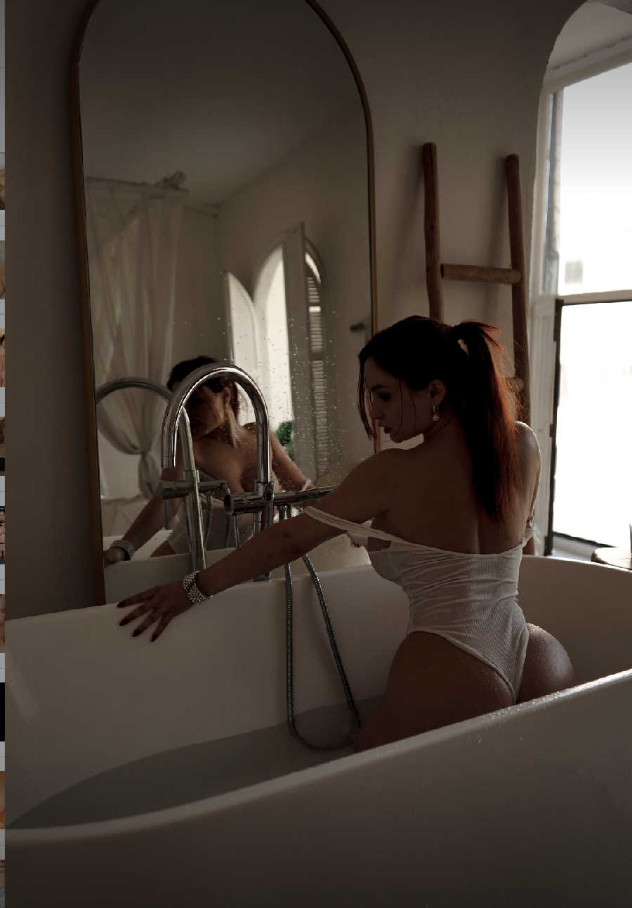 A playful frame from Miranda Faith nude — online in Palikir