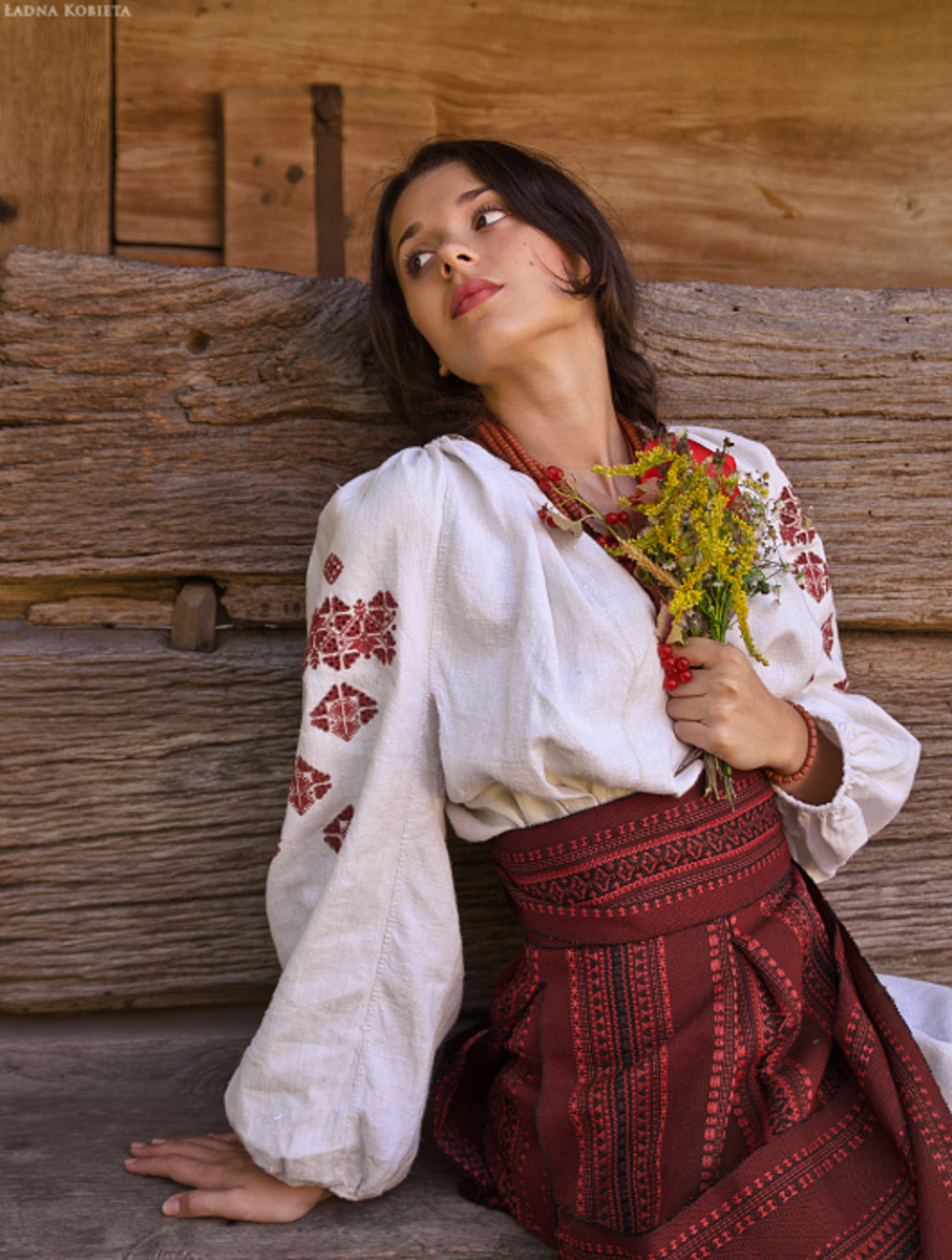 Girls in Slavic costumes in Palikir