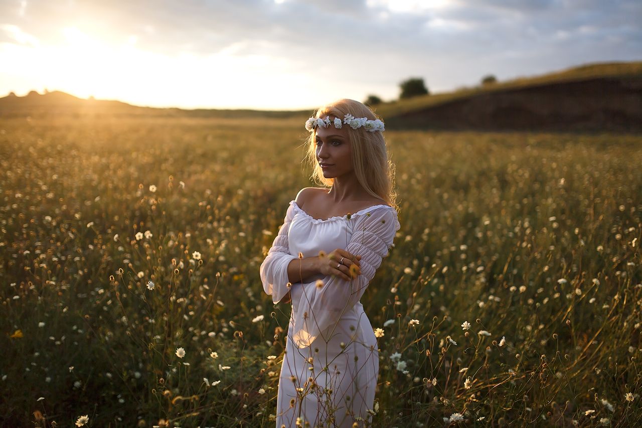 Girls in Slavic costumes in Palikir