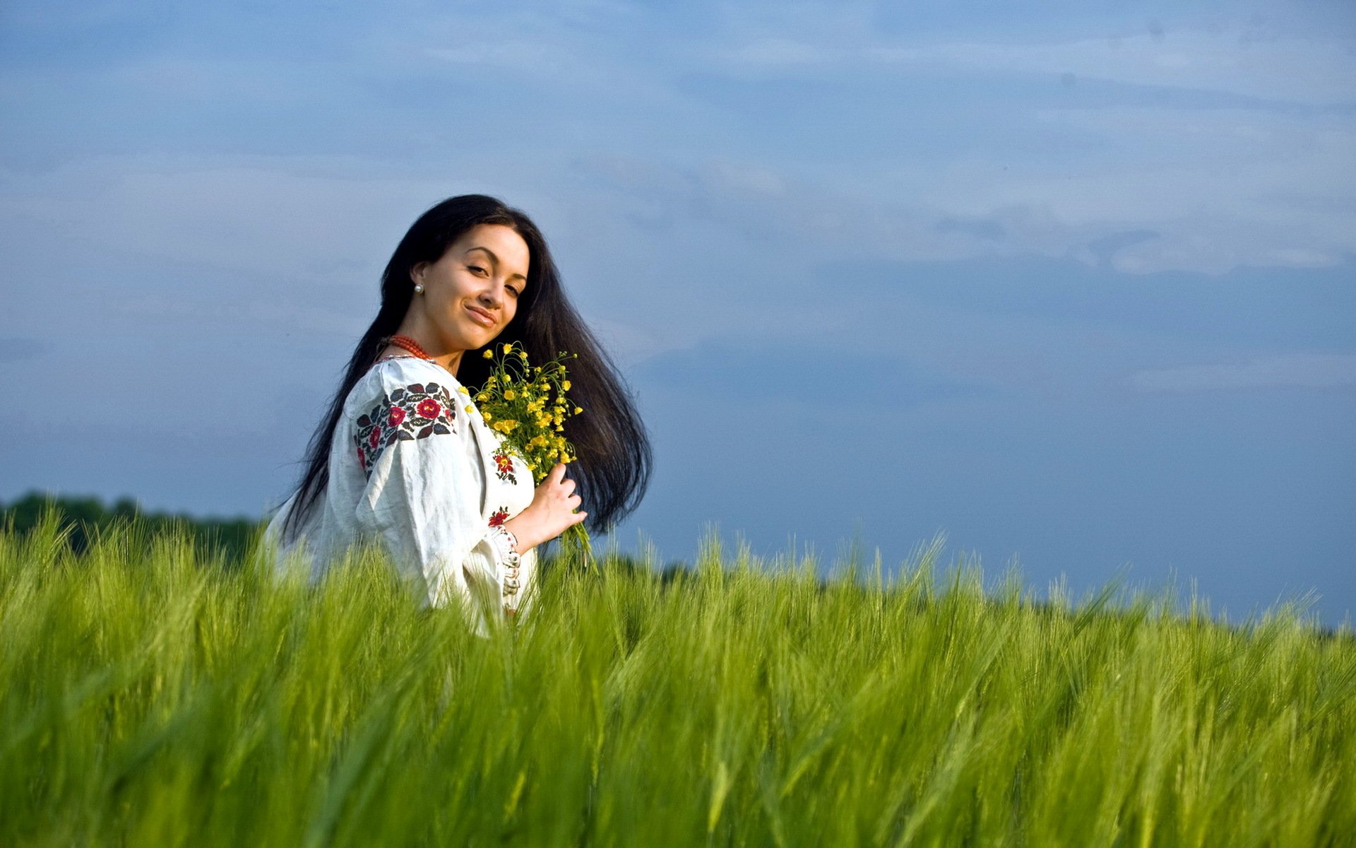 Girls in Slavic costumes in Palikir