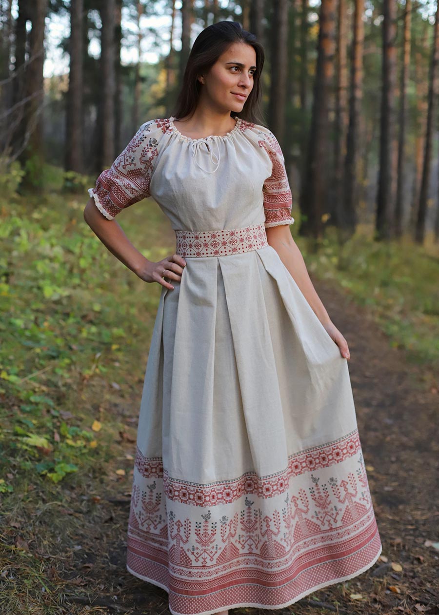 Girls in Slavic costumes in Palikir