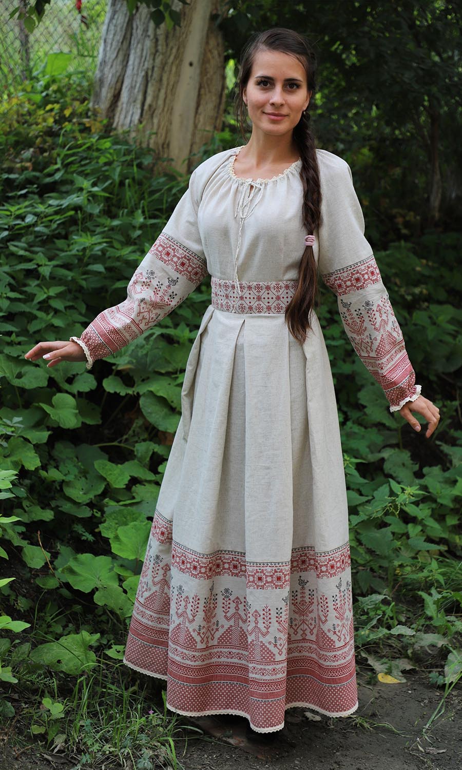 Girls in Slavic costumes in Palikir