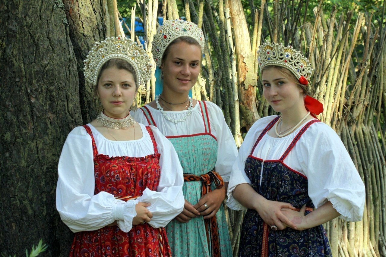 Sexy model Girls in Slavic costumes in Palikir