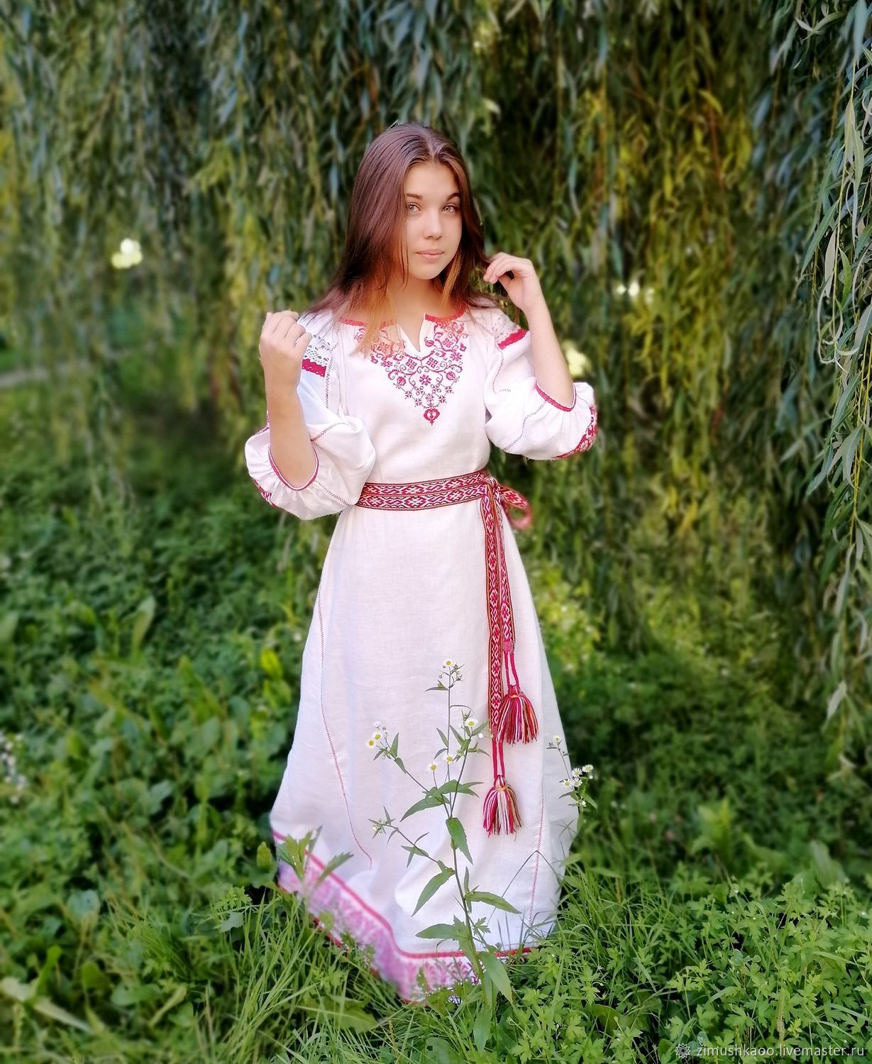 Girl Girls in Slavic costumes in Palikir